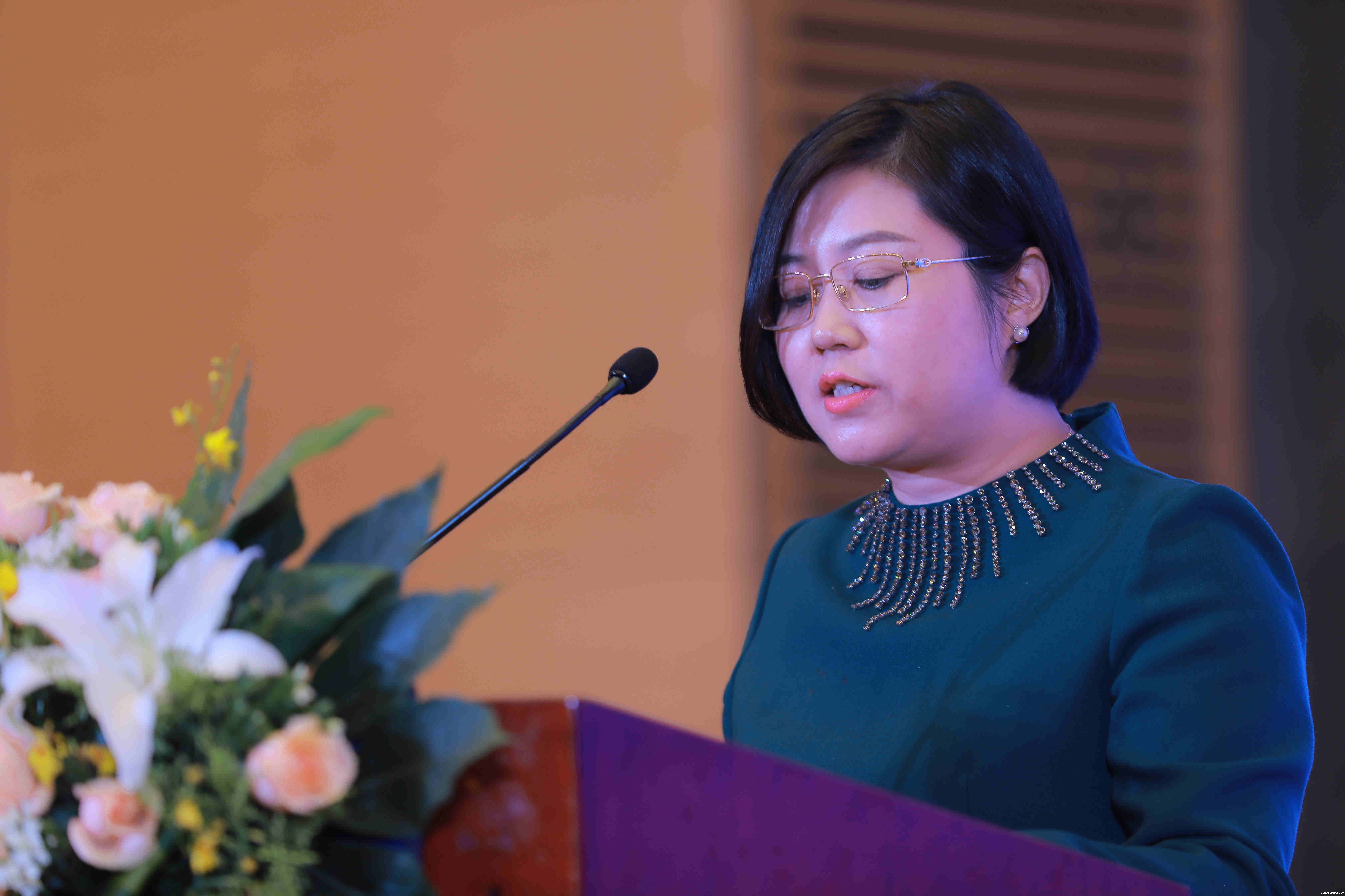 164900392.jpg 王莉.jpg