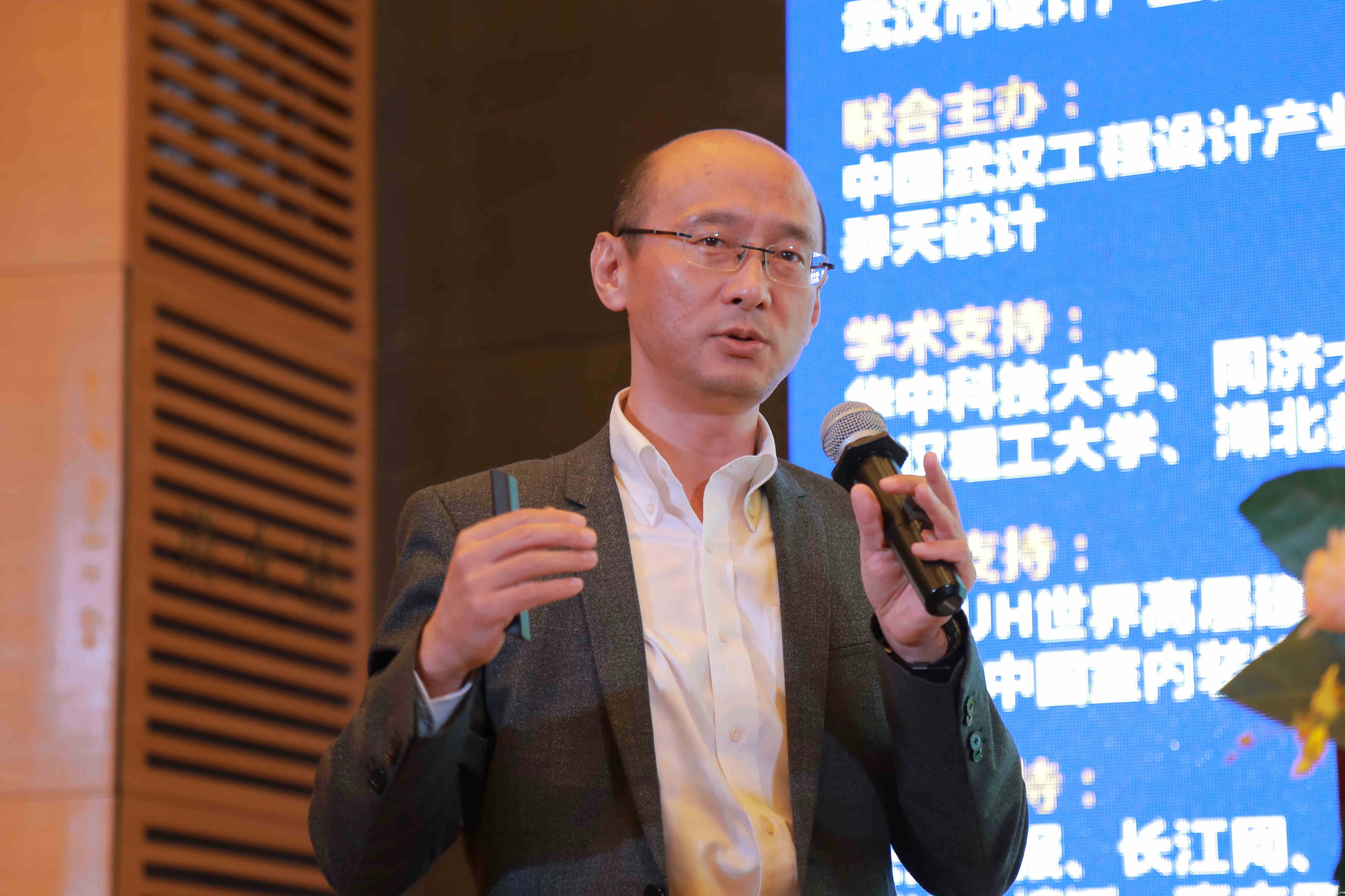 170440634.jpg Evan-Gu.jpg